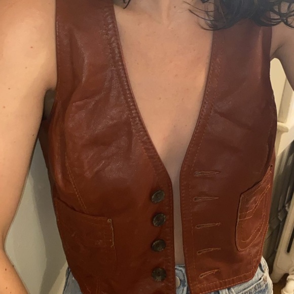 Vintage Cropped Genuine Leather Vest - Picture 2 of 2